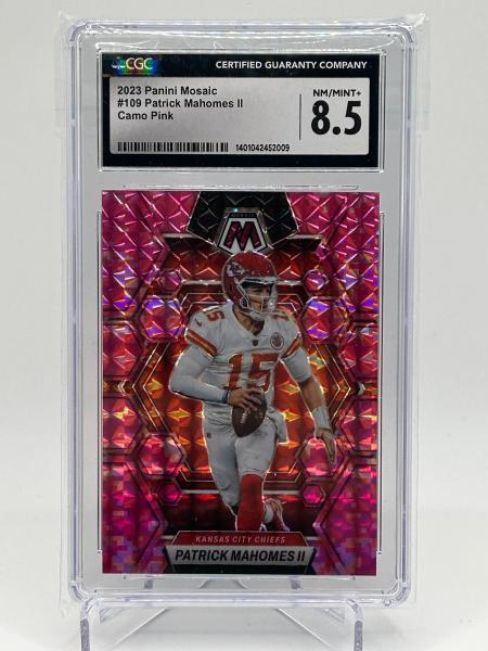 2023 Panini Mosaic Patrick Mahomes Camo Pink CGC 8,5